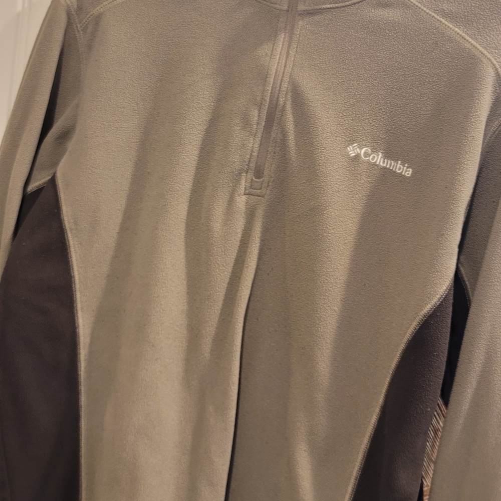 Medium, Columbia pullover